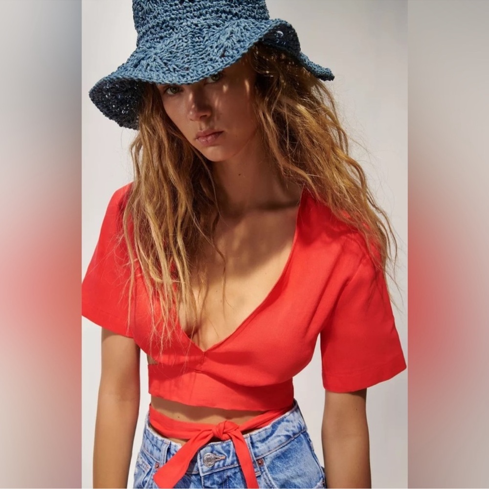 🆕 Zara Tie Crop Top
